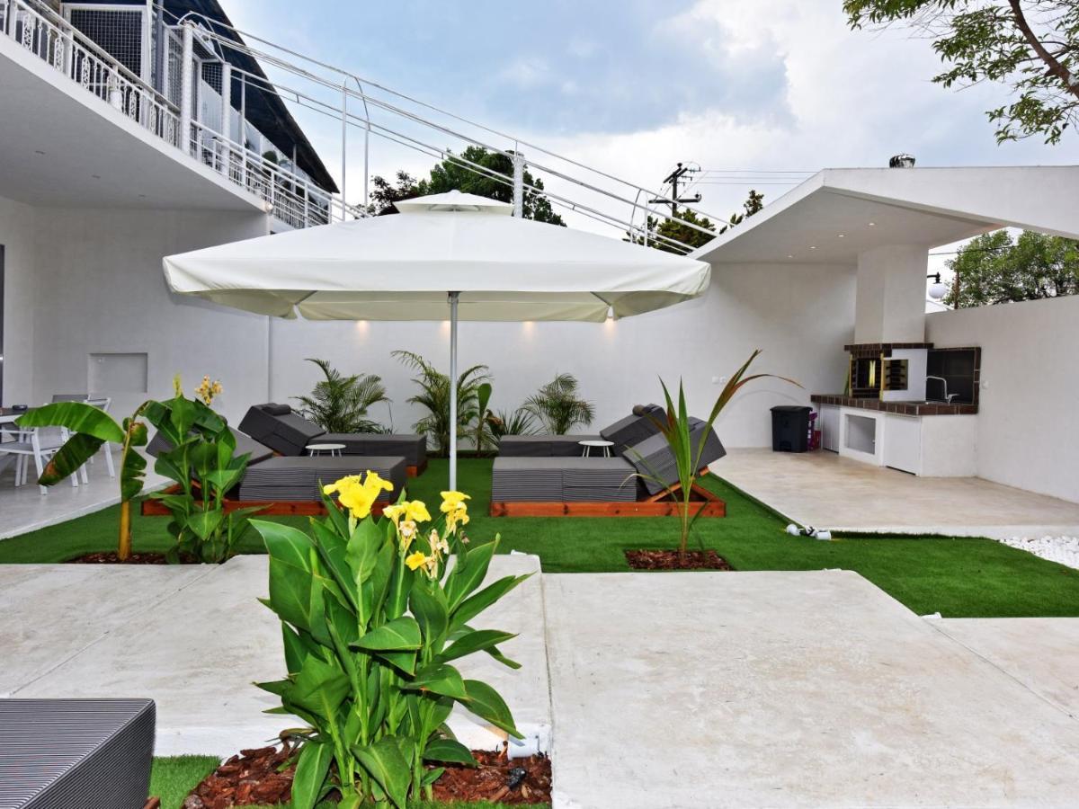 4 Elements Seaside Luxury Suites By Rentalspro Services Nea Moudania Halkidiki 외부 사진